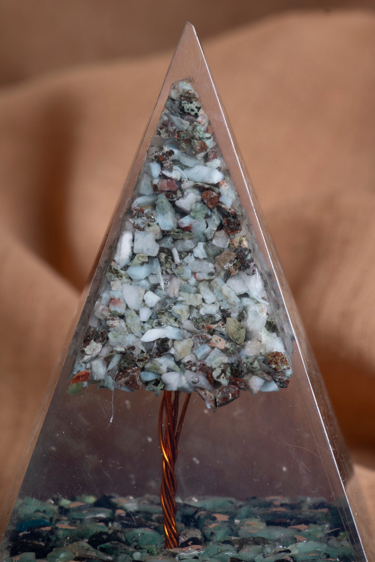 Sertifikalı Larimar-Zümrüt Doğal Taş Piramit P030