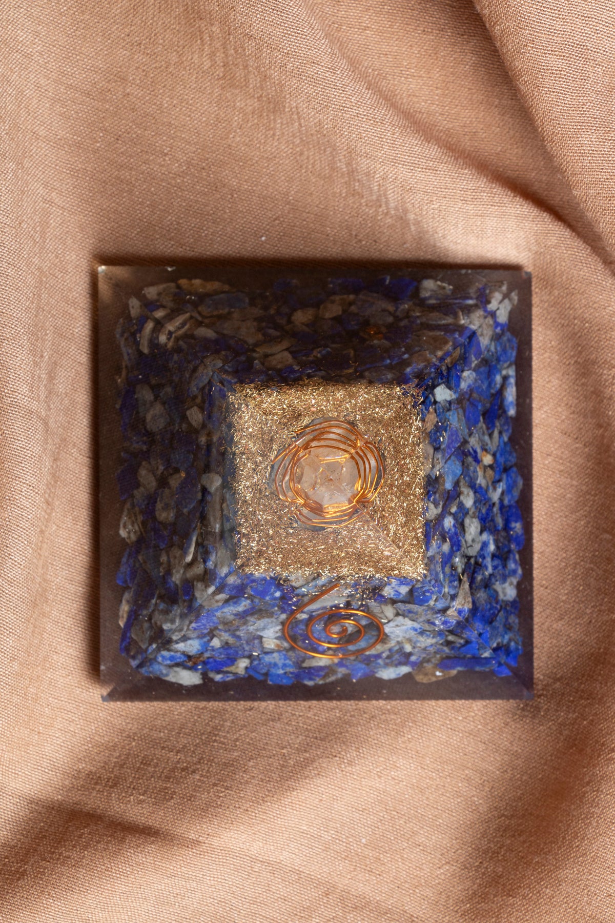 Sertifikalı Lapis Lazuli Doğal Taş Piramit No:2 P024