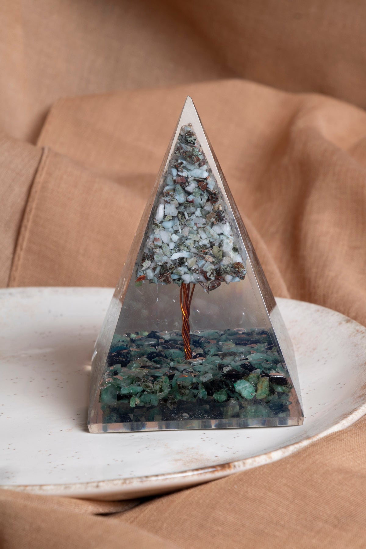 Sertifikalı Larimar-Zümrüt Doğal Taş Piramit P030