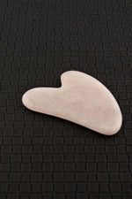 Sertifikalı Pembe Kuvars Doğal Taşı Kalpli Gua Sha Masaj Taşı 1. Sınıf Sertifikalı Gua Sha - Kalın