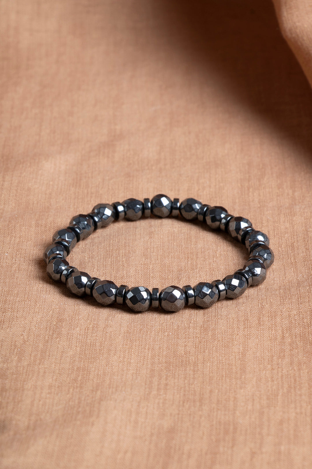 Sertifikalı Hematit Doğal Taş Fasetli Bileklik ODT066