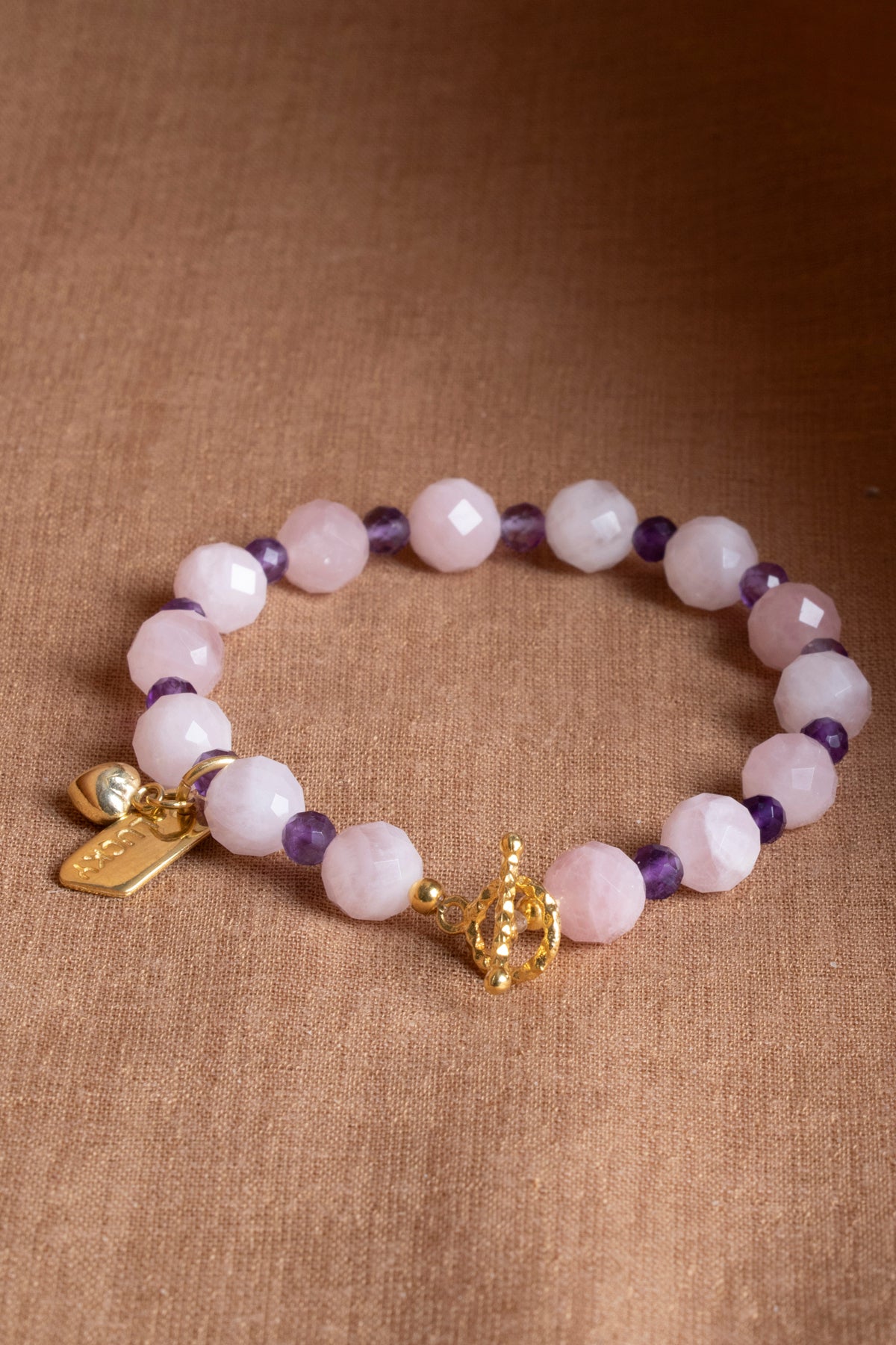 Sertifikalı Pembe Kuvars & Ametist Doğal Taş Altın Kaplama Gümüş Charm Bileklik ODT140
