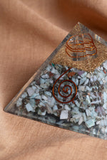 Sertifikalı Larimar Doğal Taş Piramit P019