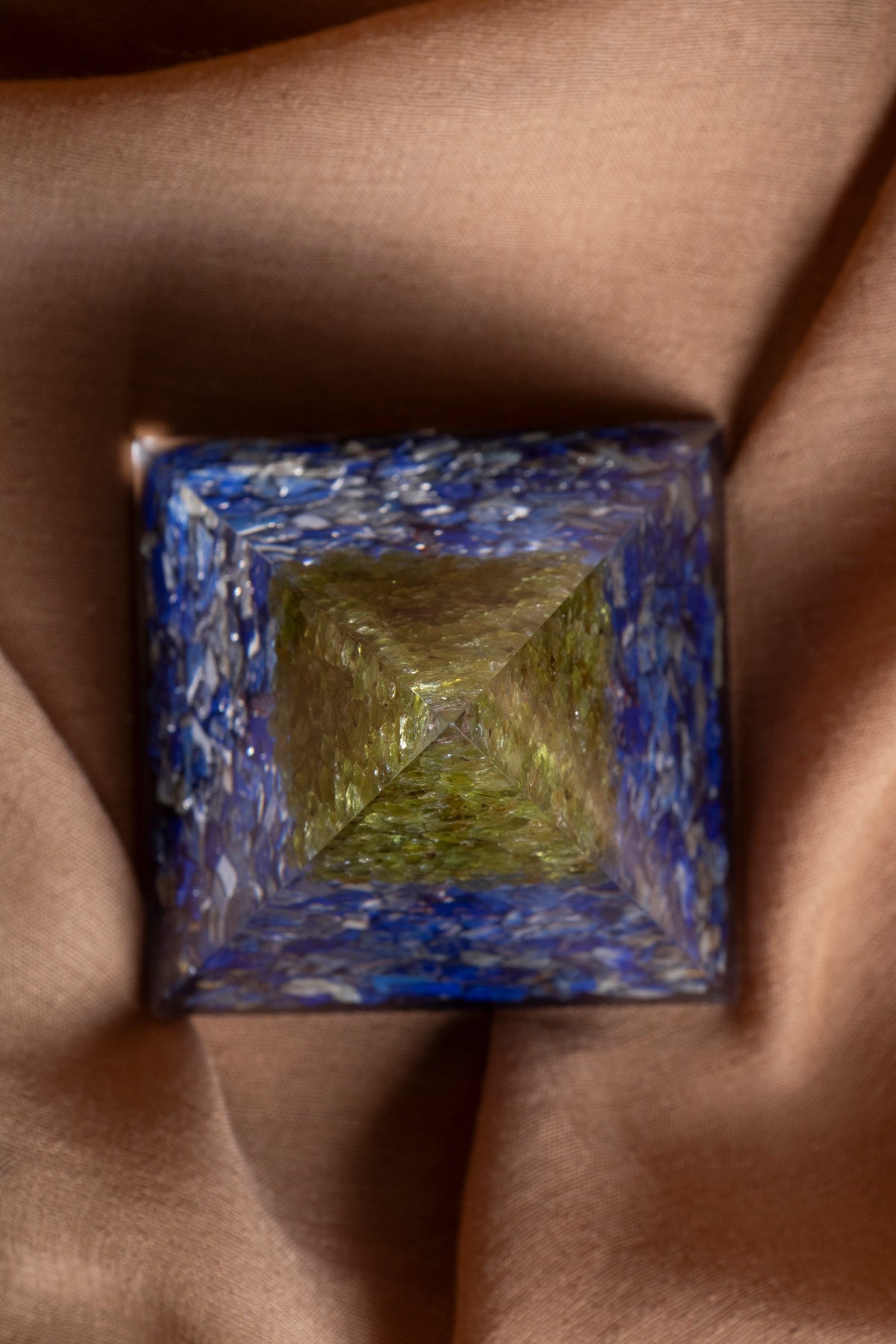 Sertifikalı Lapis Lazuli-Zebercet Doğal Taş Piramit P037