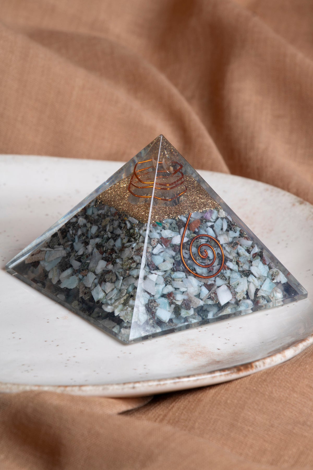 Sertifikalı Larimar Doğal Taş Piramit P019