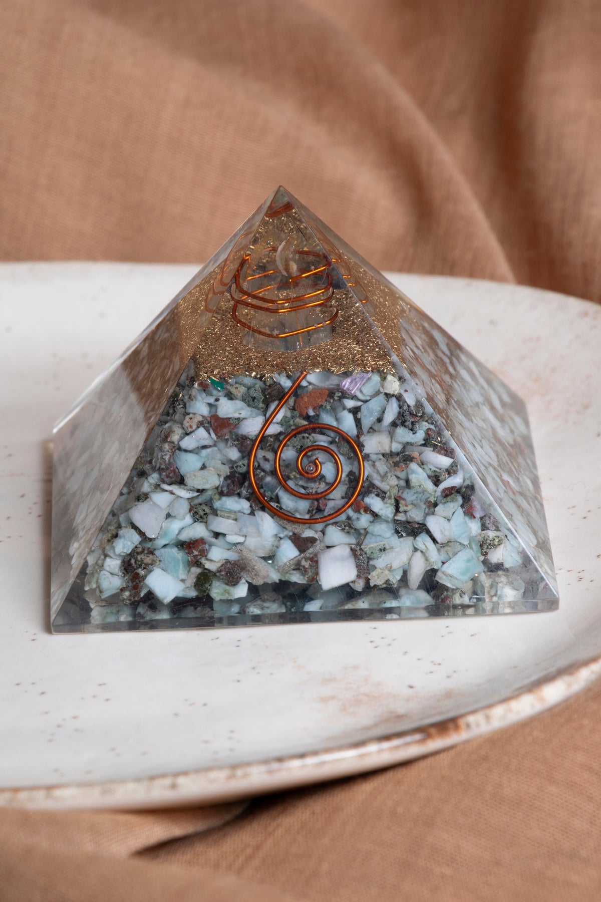 Sertifikalı Larimar Doğal Taş Piramit P019