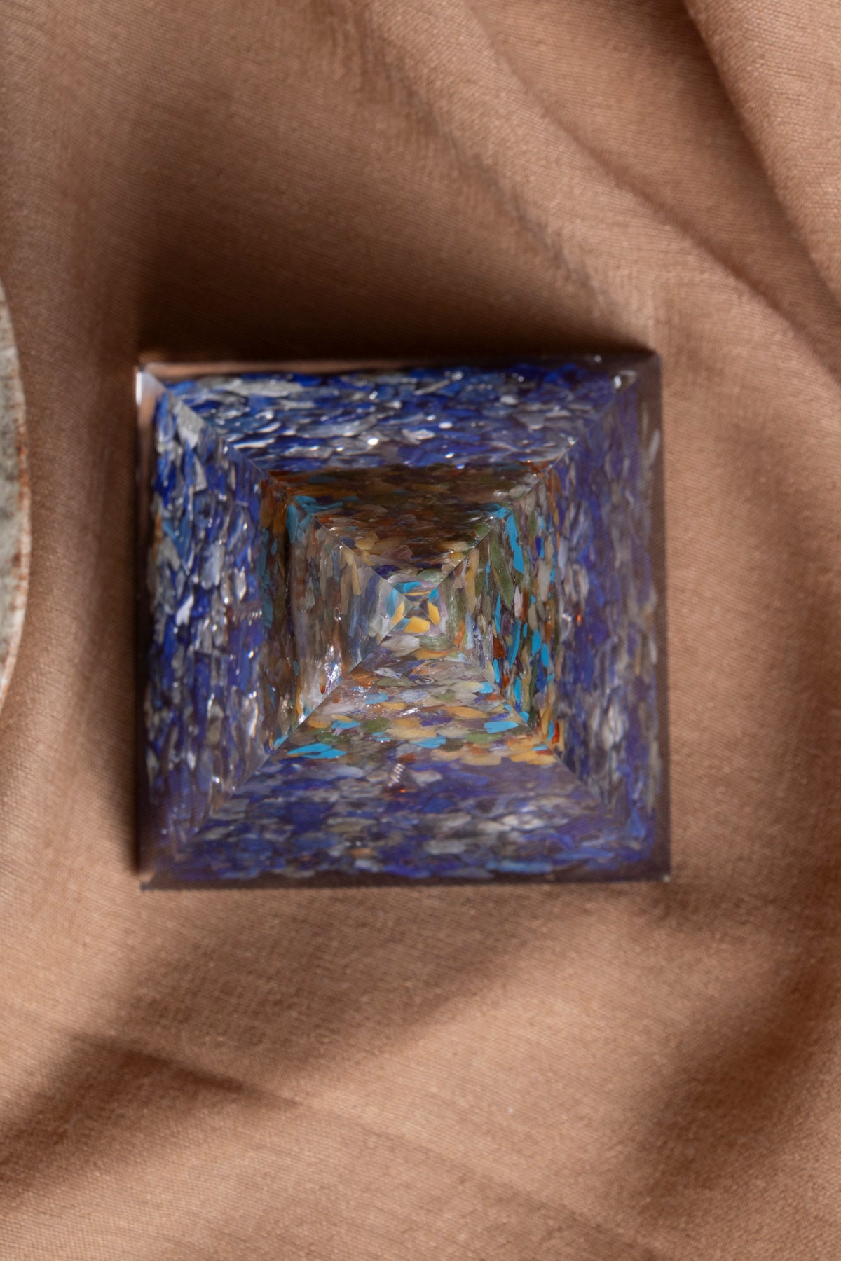 Sertifikalı Lapiz Lazuli& Çakra Doğal Taş Piramit P028