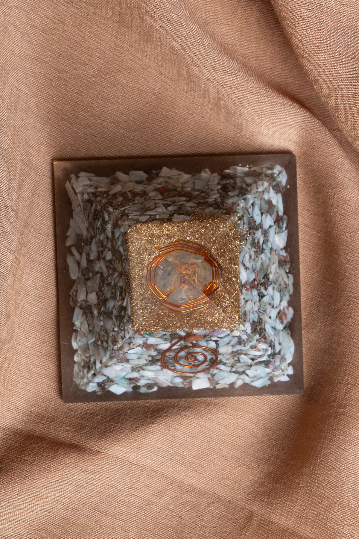 Sertifikalı Larimar Doğal Taş Piramit P019
