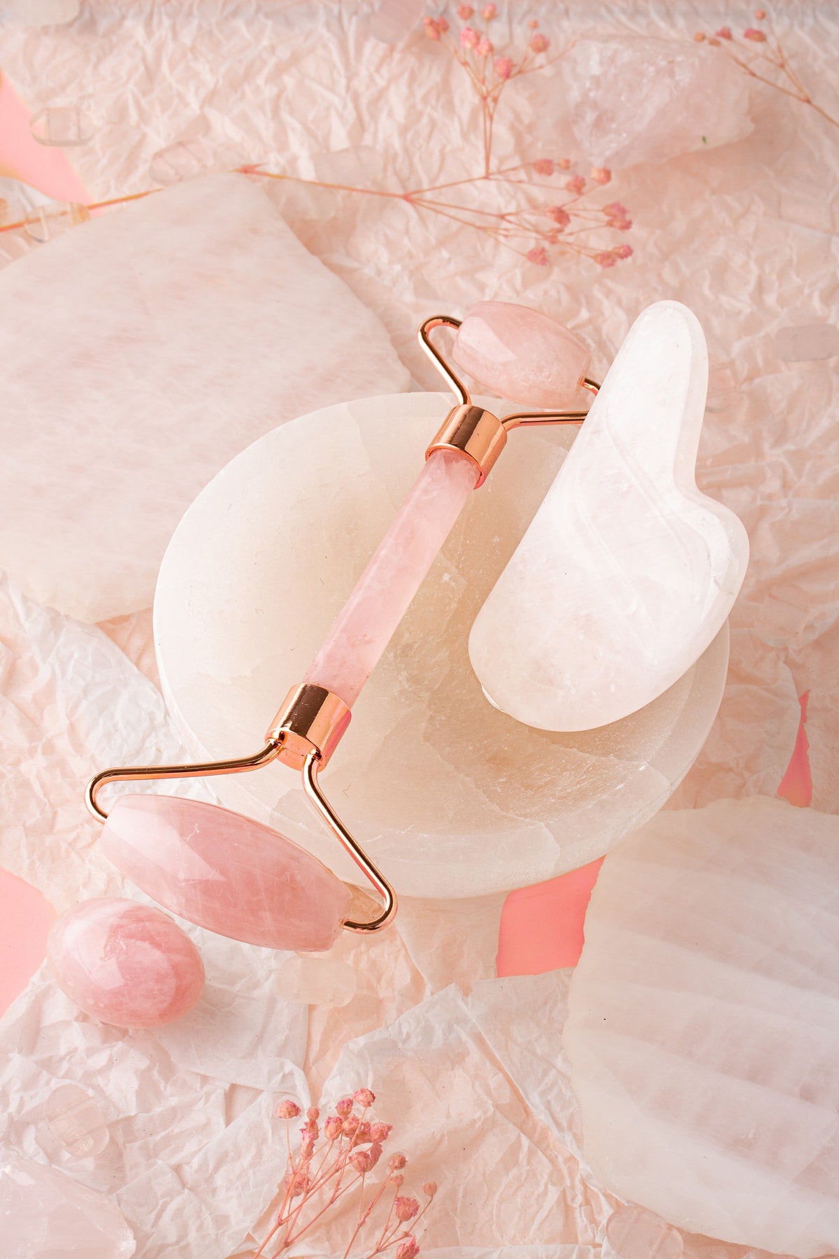 Sertifikalı Pembe Kuvars Doğal Taşı Roller Ve Kalpli Gua Sha Masaj Takımı