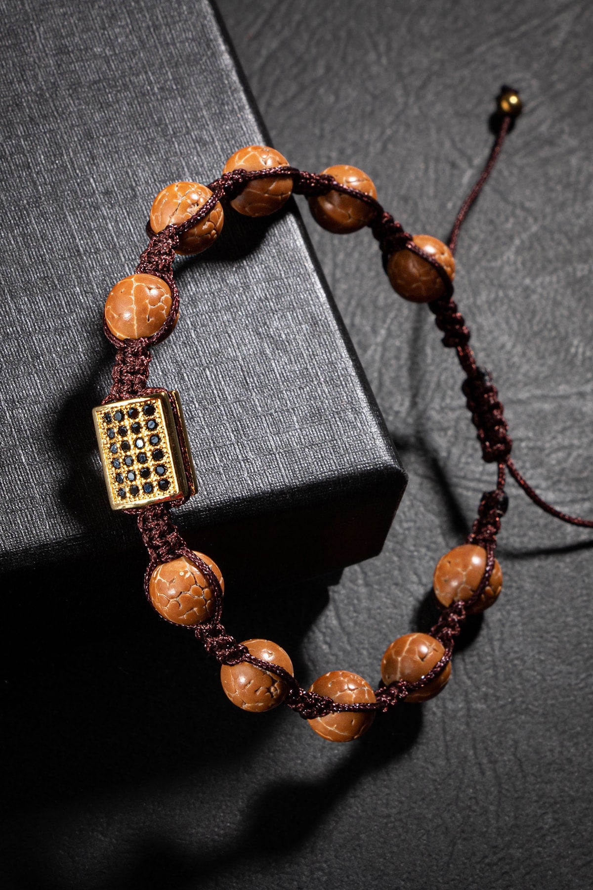 SERTİFİKALI RUDRAKSHA TOHUMLU DOĞAL TAŞLI ÖRGÜ TASARIM BİLEKLİK