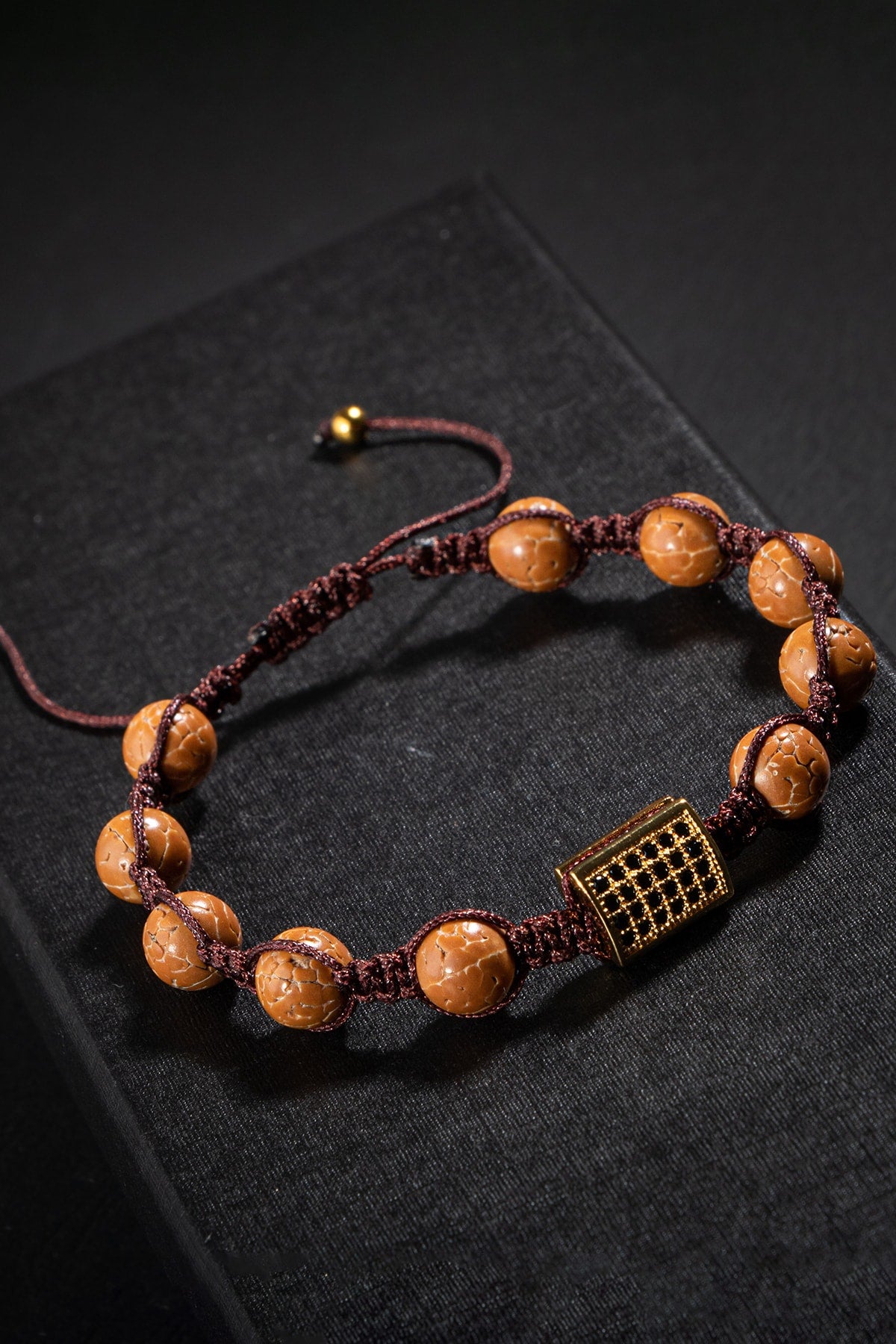 SERTİFİKALI RUDRAKSHA TOHUMLU DOĞAL TAŞLI ÖRGÜ TASARIM BİLEKLİK