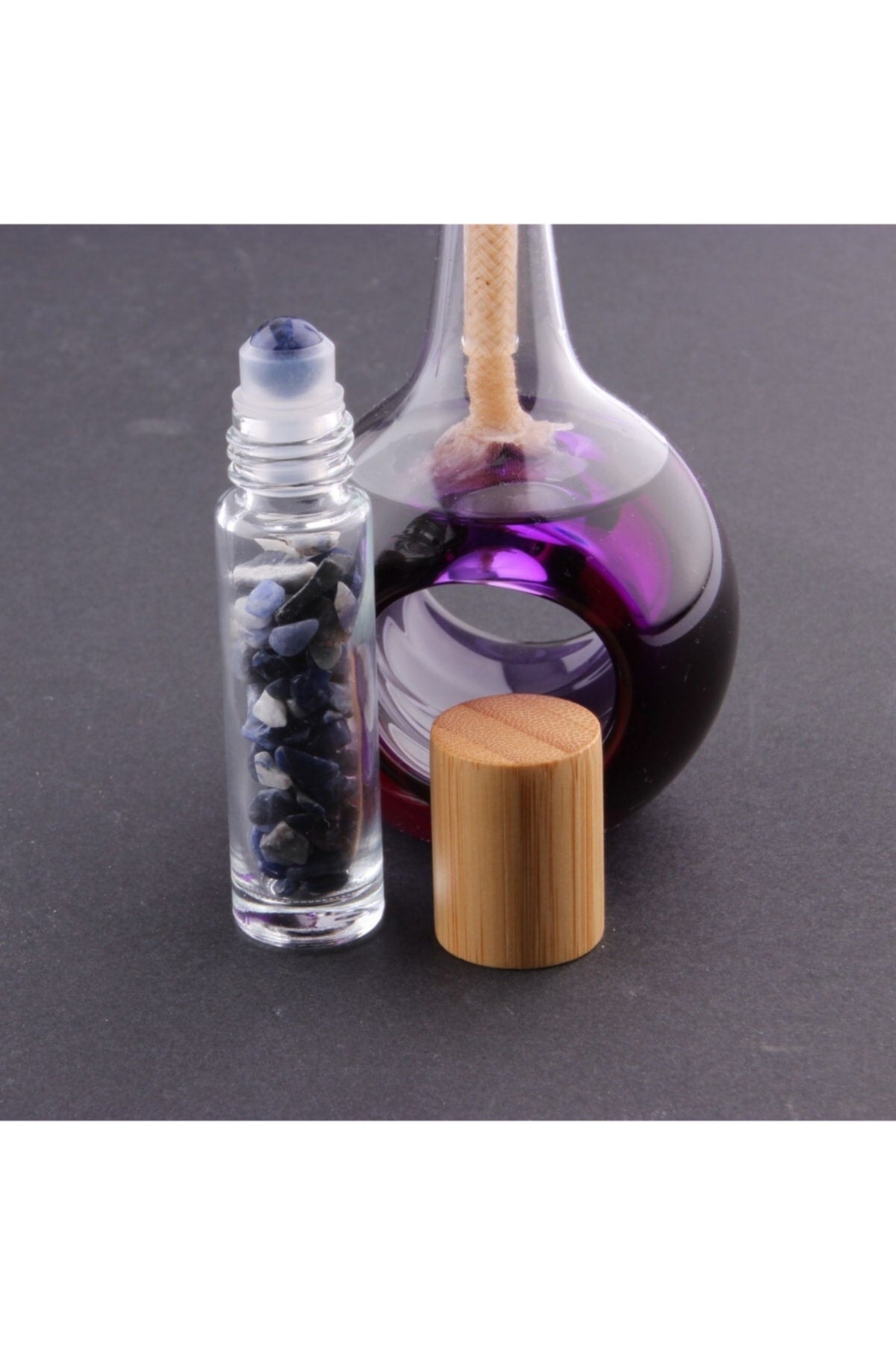 Sertifikalı Sodalit Taşı Doğal Taş Yüz Ve Cilt Esans Ve Yağ Şişesi - 10 Ml, 8 Cm Bambu Kapak