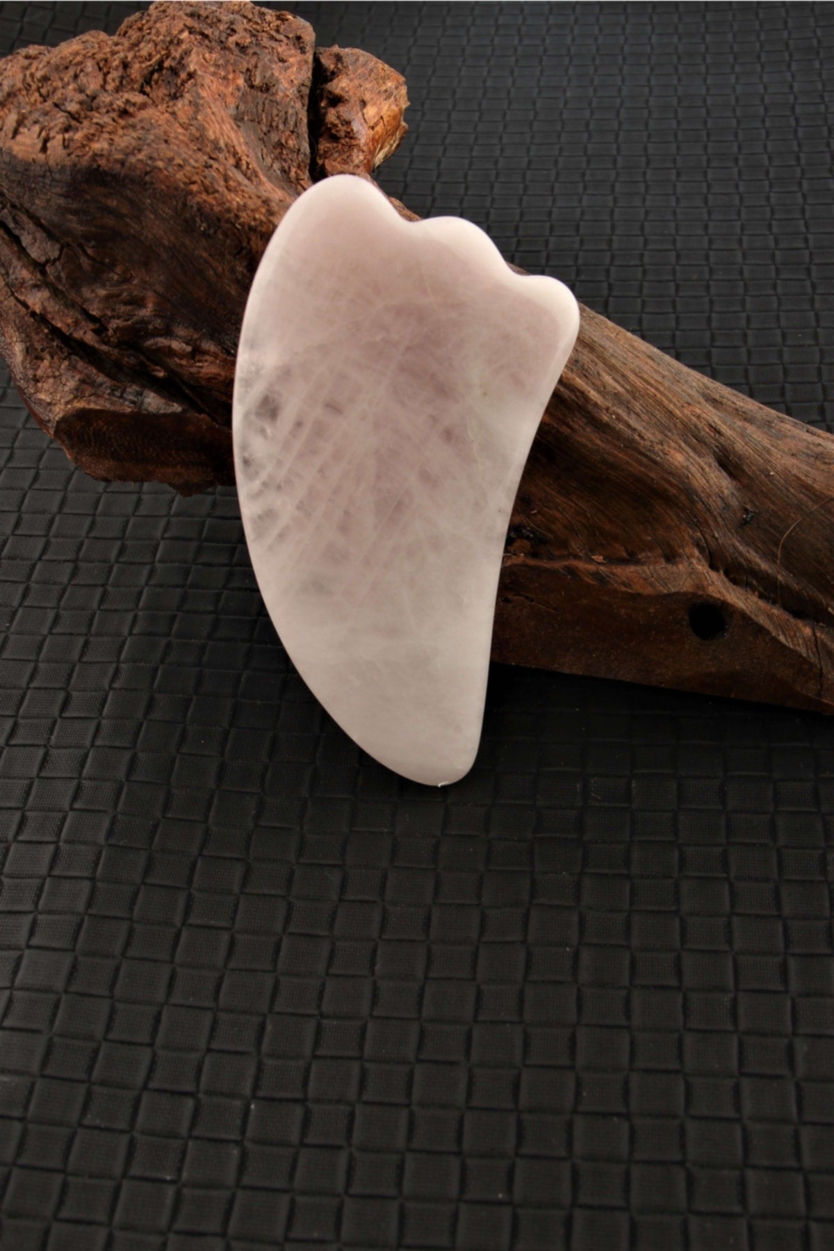 Sertifikalı Pembe Kuvars Doğal Taşı Gua Sha Kaz Ayağı Yüz Ve Vücut Masaj Aleti