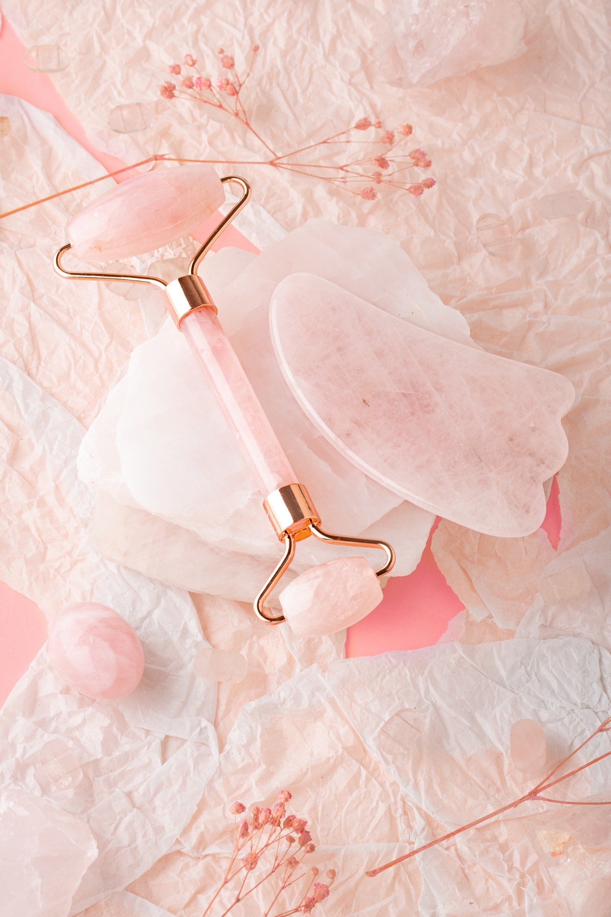 Sertifikalı Pembe Kuvars Doğal Taşı Roller Ve Kaz Ayaklı Gua Sha Masaj Takımı Ma010